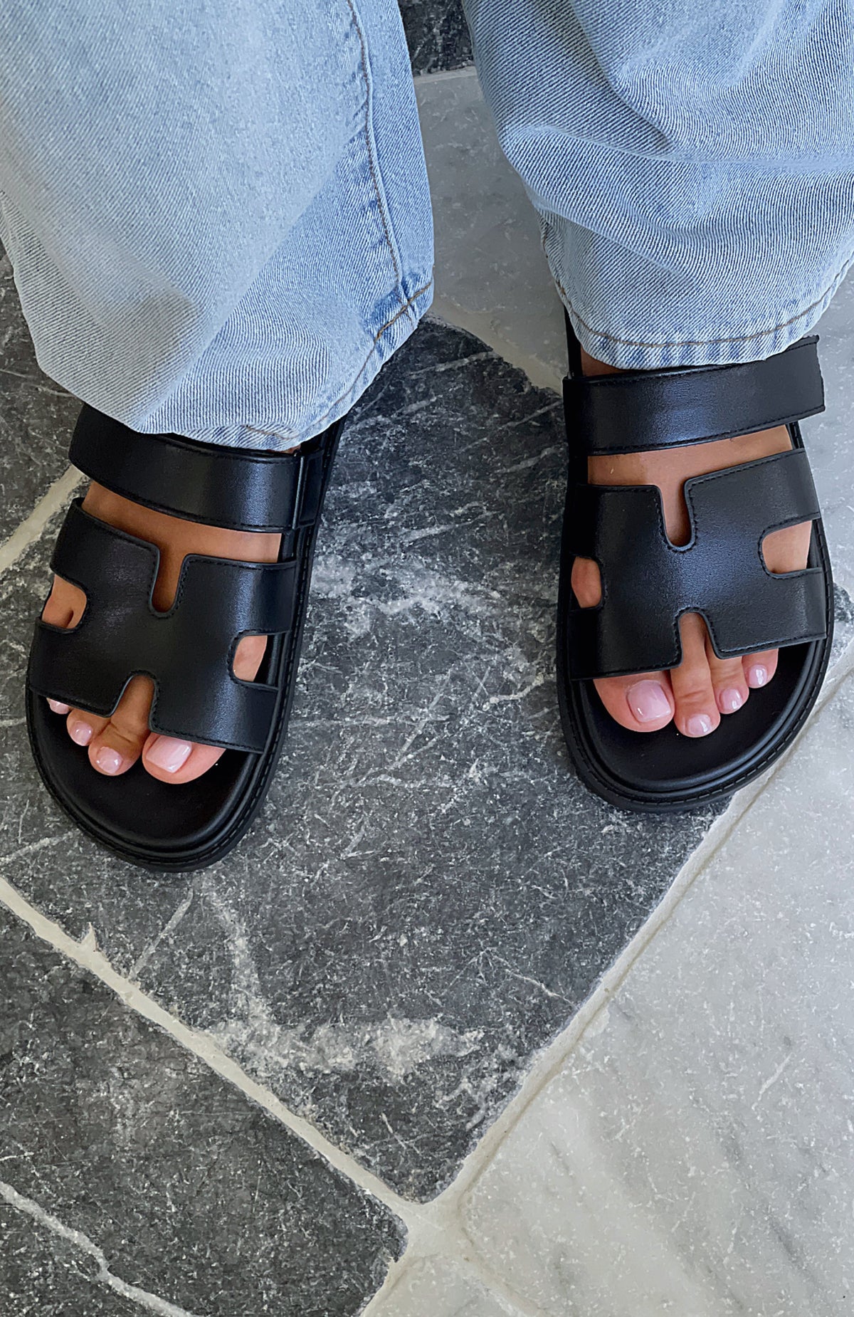White Fox Riley Sandals Black