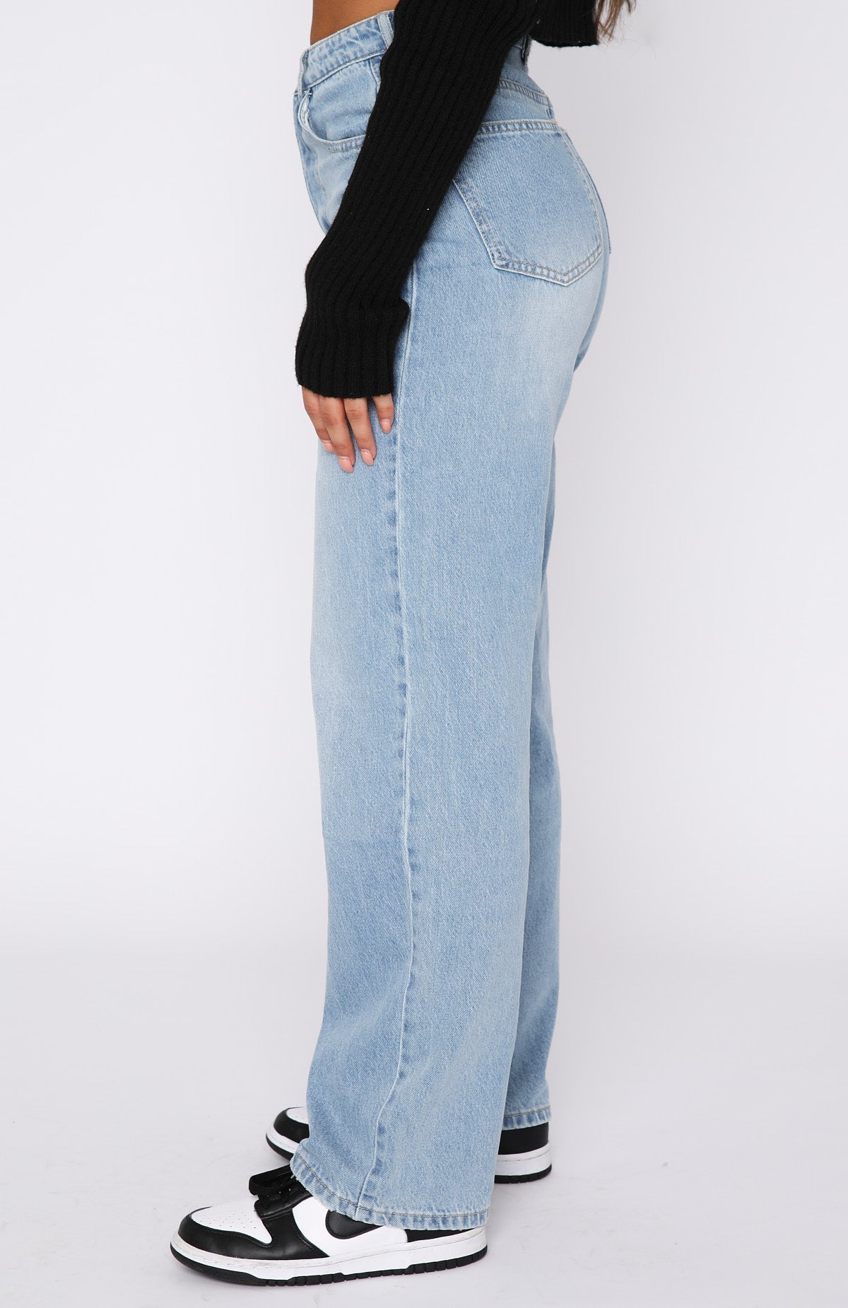 White Fox One Call Away High Rise Straight Leg Jeans Vintage Mid Blue