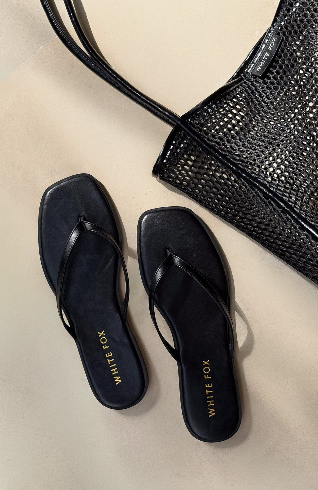 White Fox Breccan Thong Sandals Black