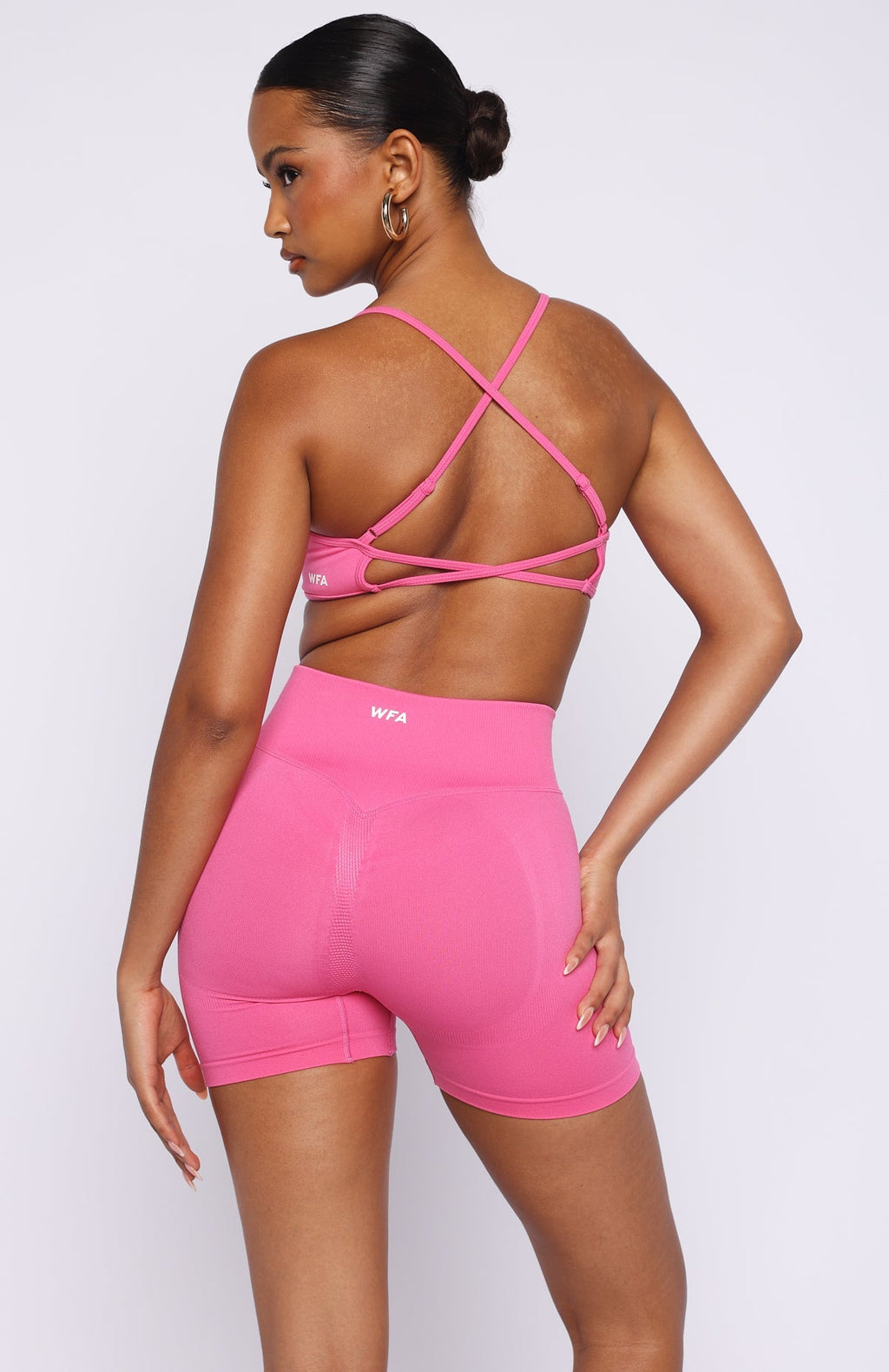 White Fox Zoom Seamless Shorts 4" Dragonfruit